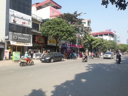 Bán Nhà mặt phố Ngô Xuân Quảng- Trâu Quỳ gần 60m2, lô góc, vỉa hè cực rộng.