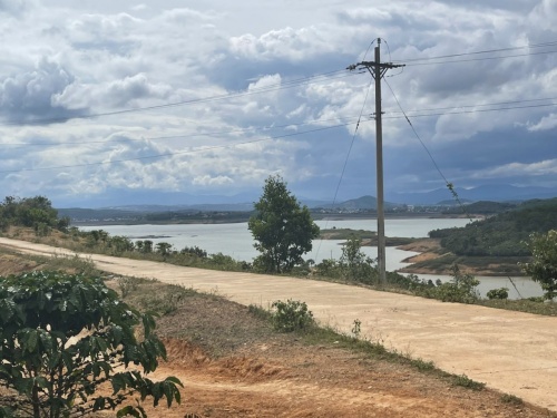 B18. Cần bán lô đất mặt tiền đường bê tông , View hồ Thuỷ Điện Đại Ninh. Tà Hine– Đức Trọng- Lâm Đồng
