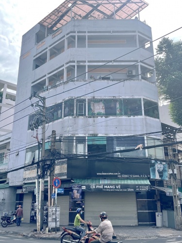 Cần bán hoặc cho thuê nhà 5 tầng 2 mặt tiền lô góc đường Dương Tử Giang- Trần Quý , Quận 11
