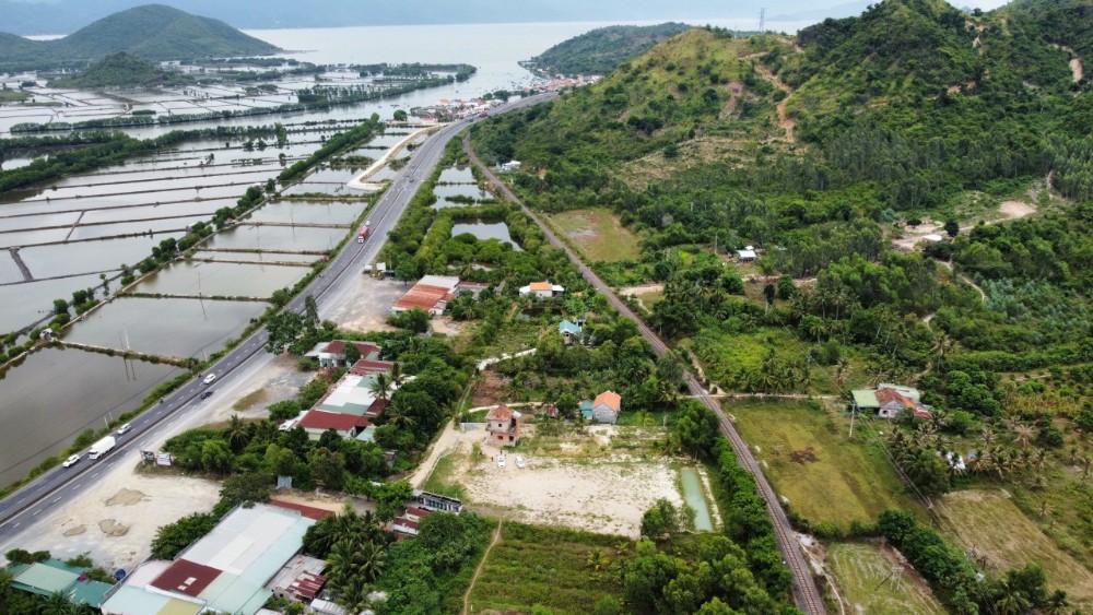 Đất Ninh Lộc - lô góc hai mặt tiền -2tr5/m2 - cách QL1A 50m